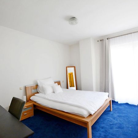 باد سودن آم تاونوس Aparthotel Stoll الغرفة الصورة